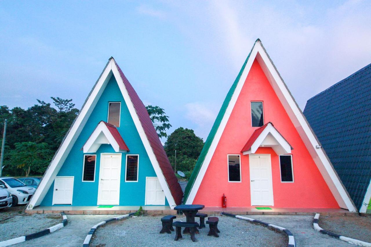 Oyo 89517 Little Tanjung Chalet Pantai Cenang (Langkawi) Exterior photo