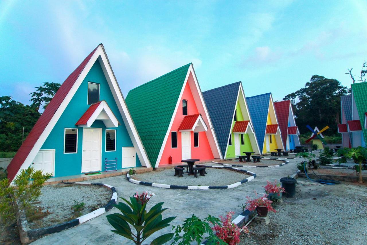 Oyo 89517 Little Tanjung Chalet Pantai Cenang (Langkawi) Exterior photo